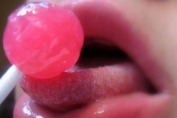 ¿Se puede contraer cáncer por el sexo oral?